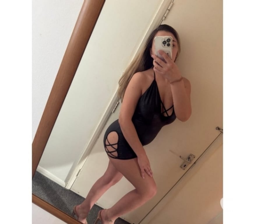 Escorts Lancashire Burnley - Photos for Hellen incall or outcall New in Town ❤️‍🔥❤️