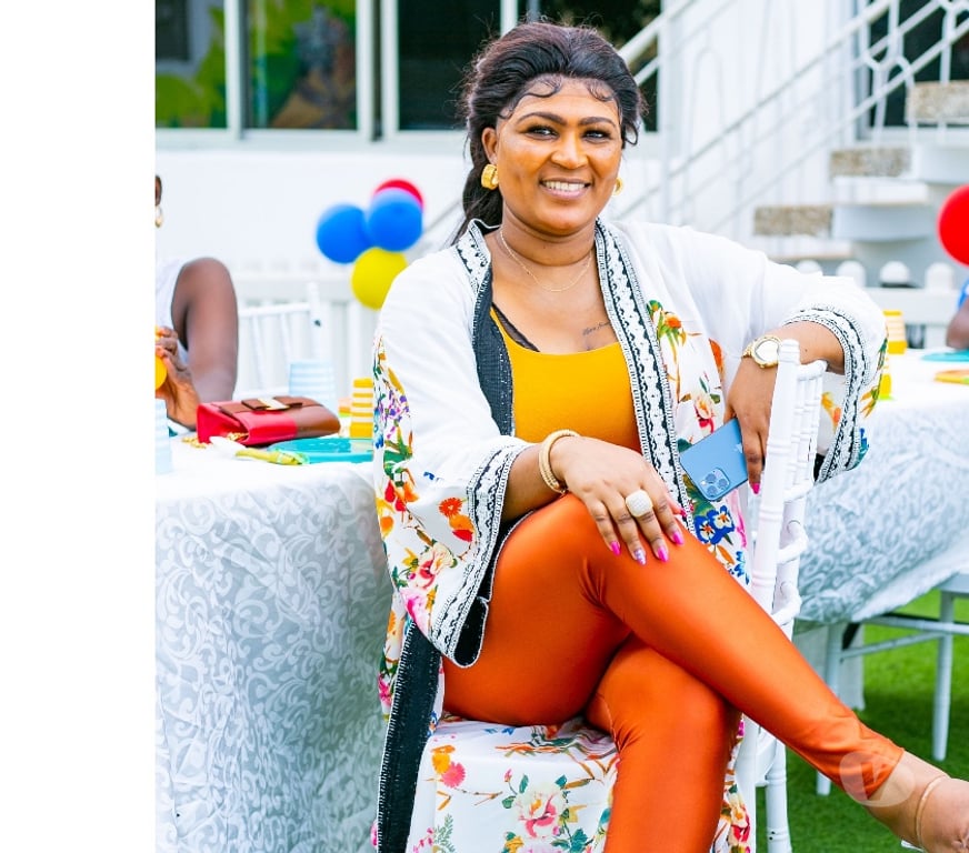 lesbian online dating Kent Medway - Kent - Photos for A cool calm and collected lady with a huge sense of humor