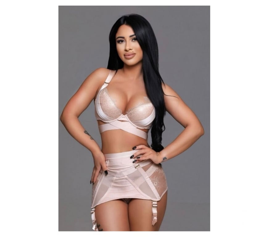 Escorts South West London Petersham - South West London - Photos for 🍒NAUGHTY AMY🪩 🔝HOTTEST BRUNETTE 🔝