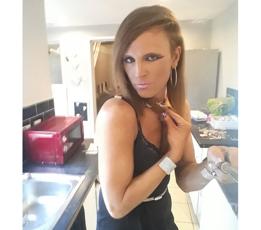 Trans Escorts West Midlands Walsall - Photos for Slim Sexy English T-girl Escort