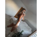 Alluring Blonde Lady – Stylish & Charming ❤️