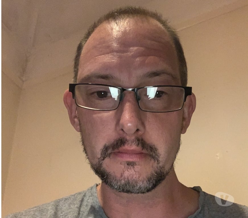 Local Swingers Surrey Waverley - Photos for A bi curious guy is looking to learn bi ways