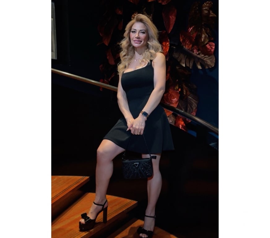 Escorts West London Hounslow - Photos for Sarah Miller, back to Hounslow
