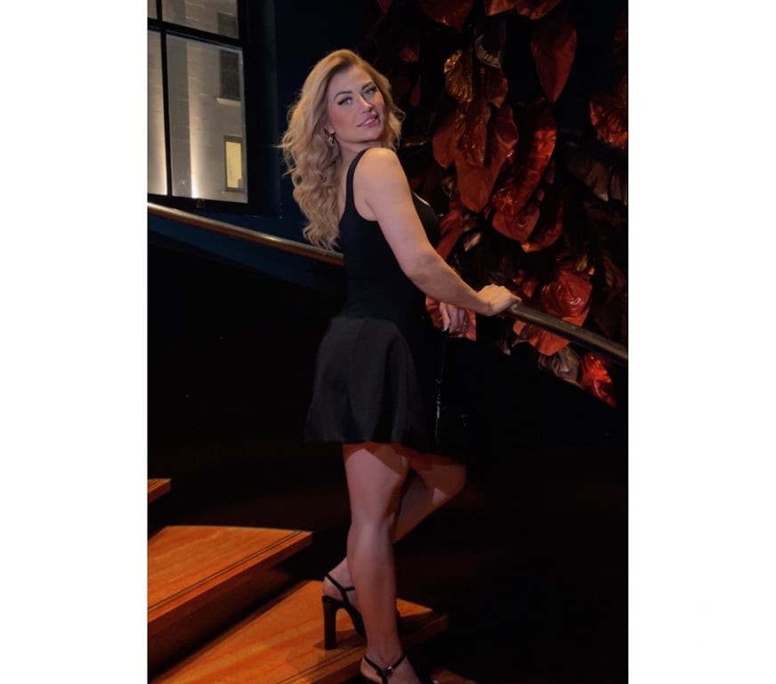 Escorts West London Hounslow - Photos for Sarah Miller, back to Hounslow