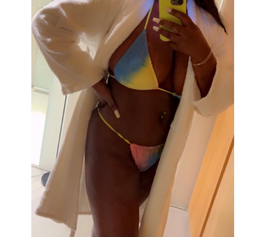 Escorts Oxfordshire Oxford - Photos for Your Sexy Black Barbie - Available today In OXFORD
