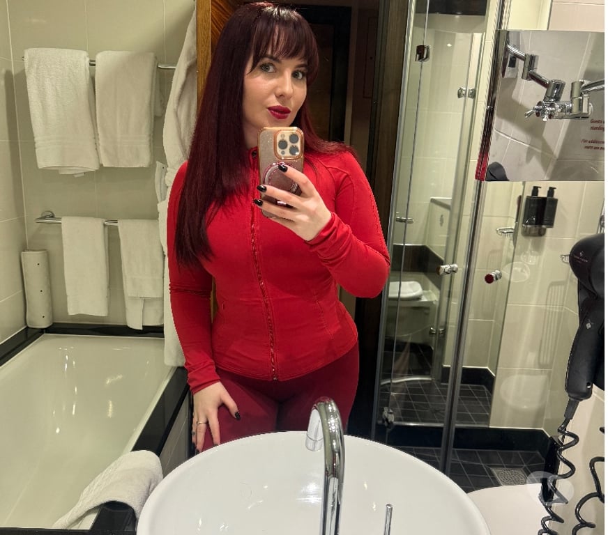 Adult Entertainment Central London London Bridge Station - Central London - Photos for British kinky redhead tattooed model Online services