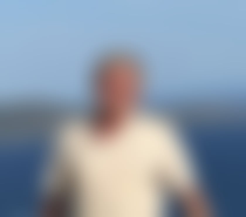 Escort Brookwood Woking - Photos for sensual massage by attactive mature male for women only