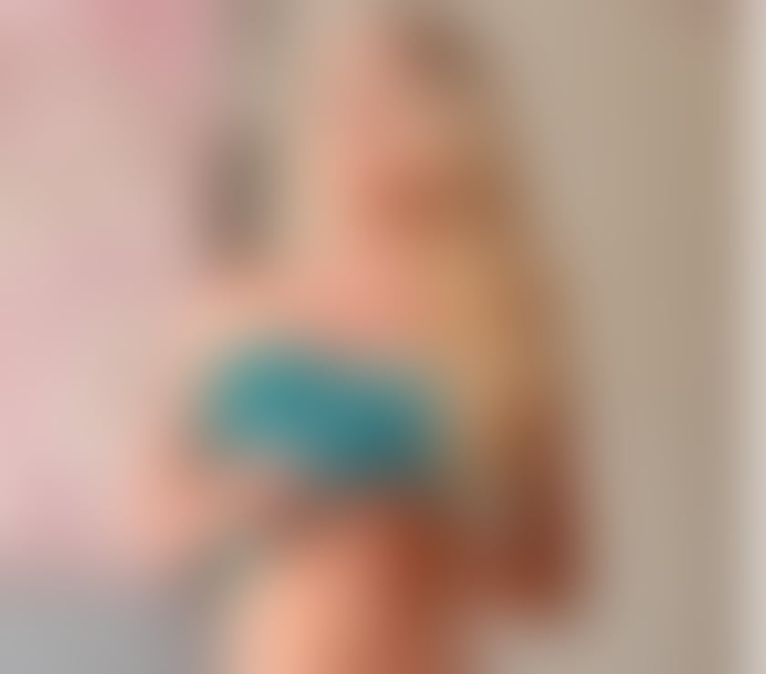 Gorgeous Sam for gentleman pleasure and satisfaction!