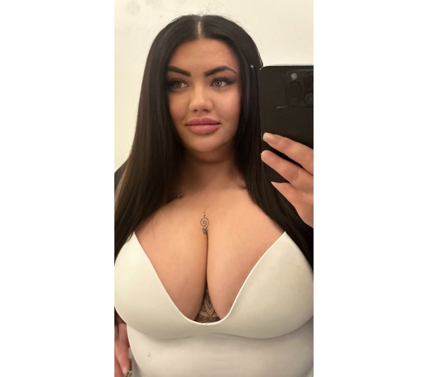 Escorts Slough Slough Town Centre - Slough - Photos for Curvy CHLOE🩷🩷REAL BBW🩷🩷