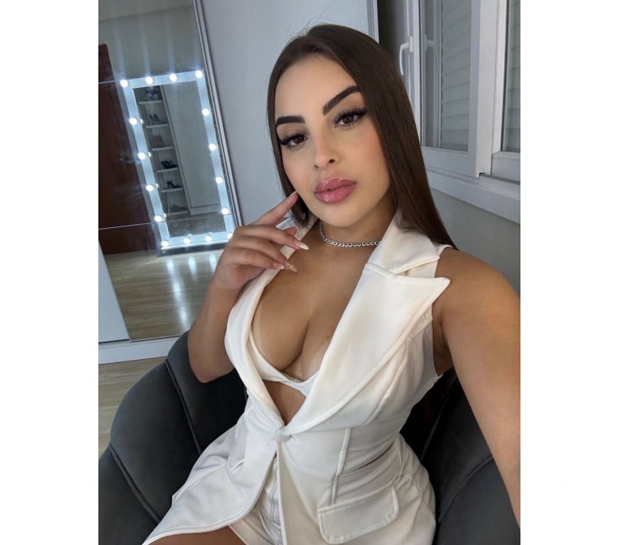 Escorts South West London Earlsfield - South West London - Photos for Rebecca ⭐️ INDEPENDENT 🇧🇷 Brazilian Girl 💯 Real