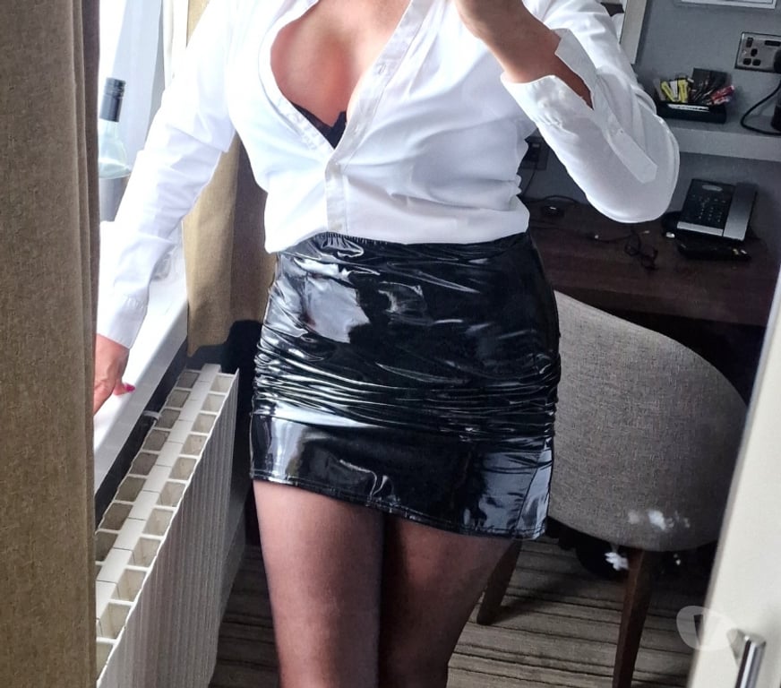 Escorts Warrington Lymm - Warrington - Photos for mature 52yrs GFE footfetish pantyhose Nylons