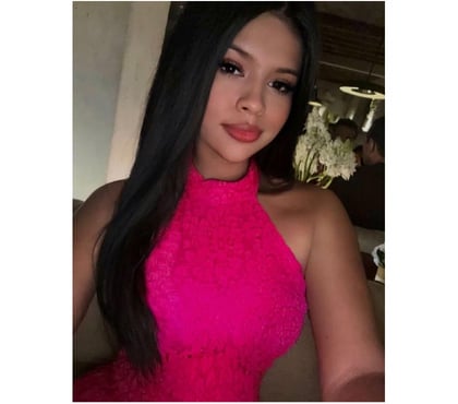 Escorts West Watford Watford - Photos for SEDUCTIVE BRUNETTE WITH AN IRRESISTIBLE SMILE 🔥😍