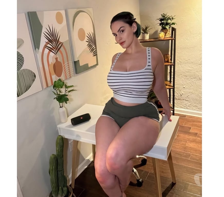 Escorts East London Redbridge - Photos for 😈Curvy🍌🥂🍾Horney📲🆕
