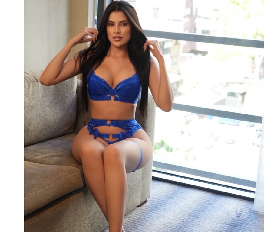 Escorts South West London Kensington - South West London - Photos for NEW BRUNETTE IN LONDON
