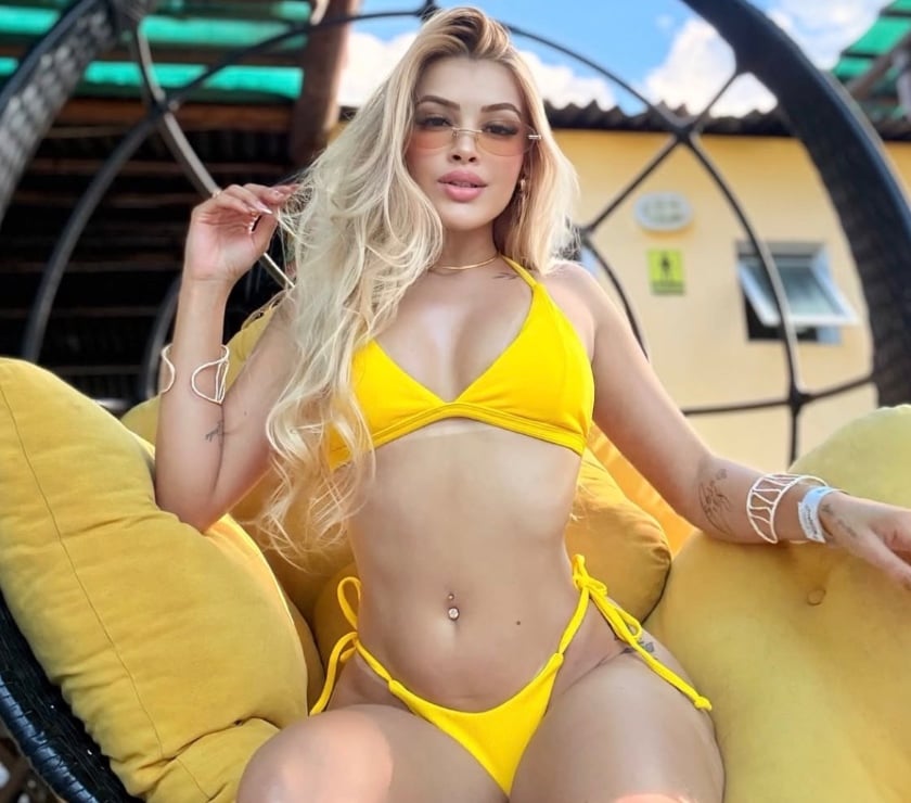 Escorts East London Aldgate Station - East London - Photos for BIA IRRESISTIBLE, ATTRACTIVE BRAZILIAN, REAL PHOTOS 💋