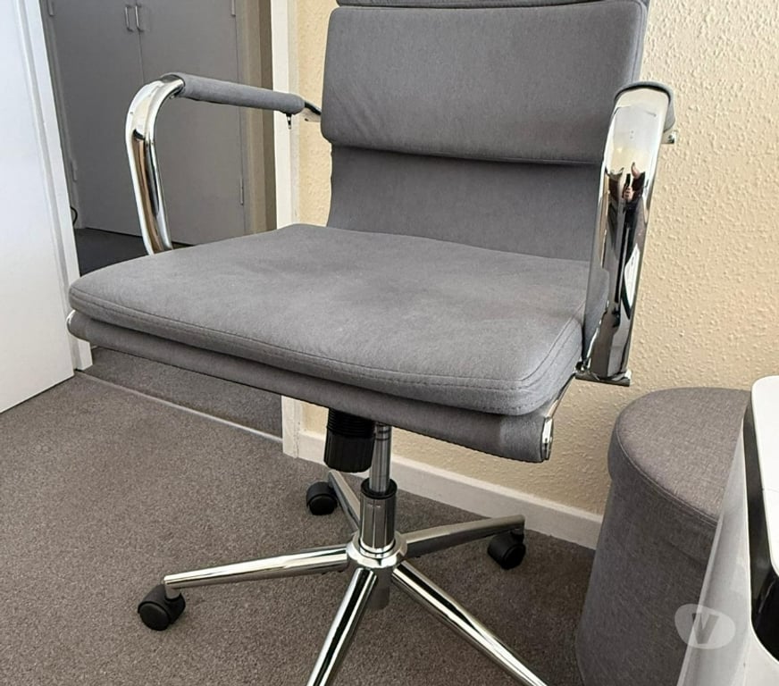 Office Furniture & Pro equipment West London Hammersmith - West London - Photos for Modern Leathaire Conference Chair Swivel Task Chair