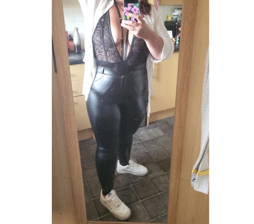 Escorts Wiltshire Chippenham - Wiltshire - Photos for 💕 Genuine 💕 Busty 💕 Married 💕Milf 💕