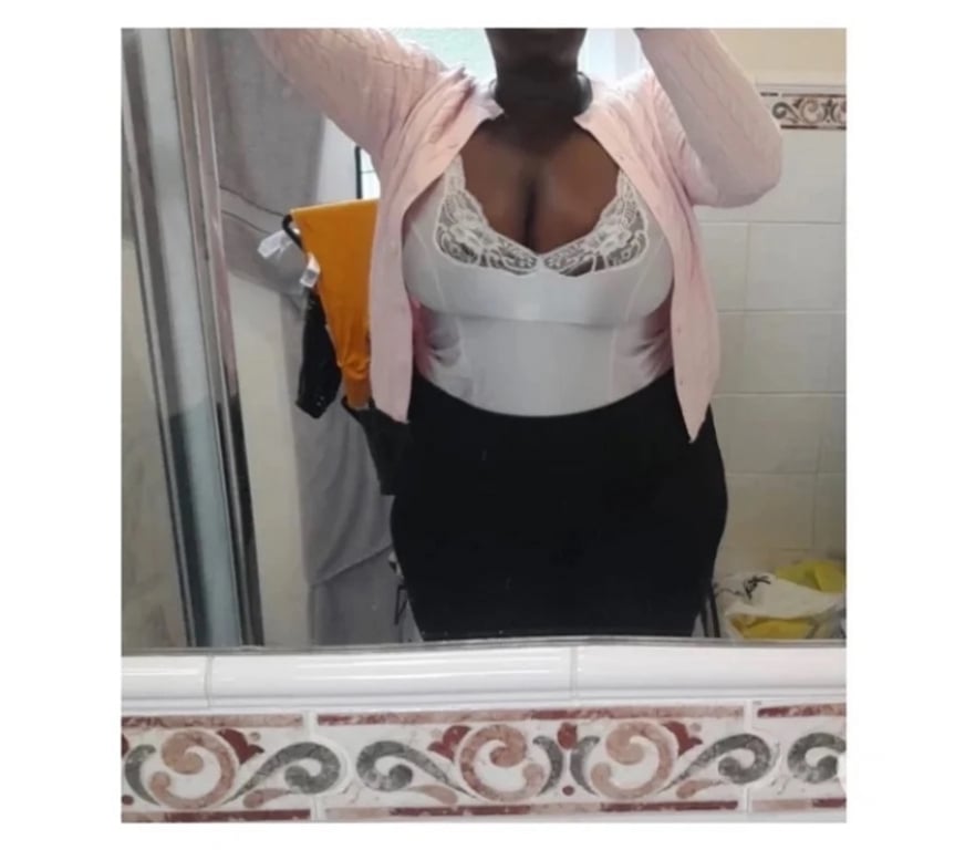 Escorts East London Aldgate East - East London - Photos for British Indian girl ❤️ Sloppy tease BJ 💦