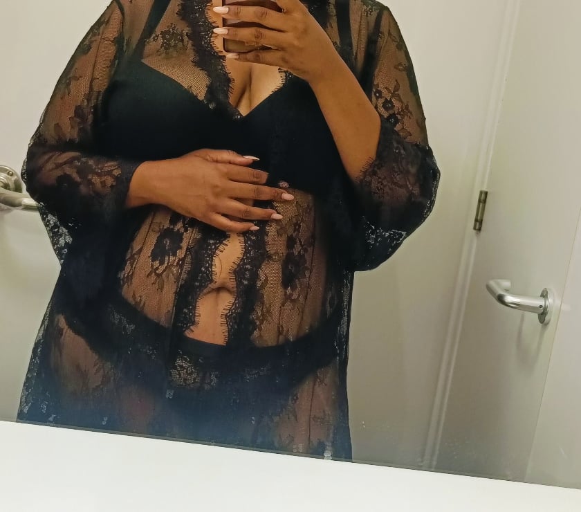 Escorts East London Walthamstow Central Station - East London - Photos for Thick Caramel Candy 🍭 🦵🏾