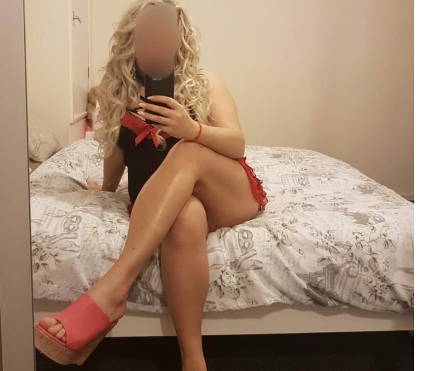 Escorts Stockport Town Centre Stockport - Photos for Blonde Gabriella curvy model best party choice 🥳