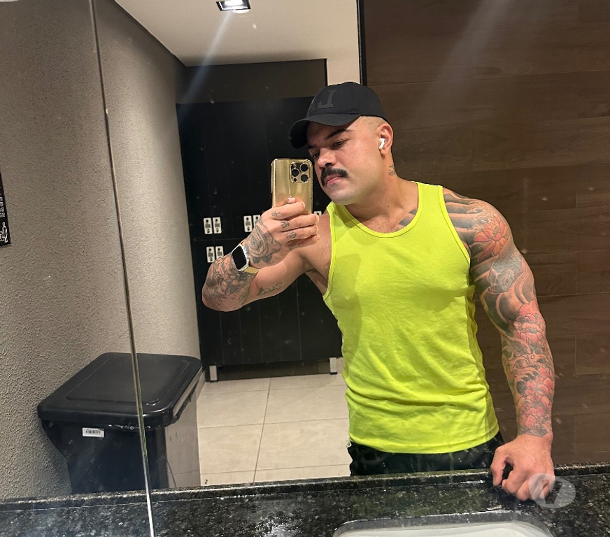  Gay massage Central London Aldgate - Central London - Photos for 🔥STRAIGHT MAN FROM BRAZIL - OUT AND DISCREET🔥