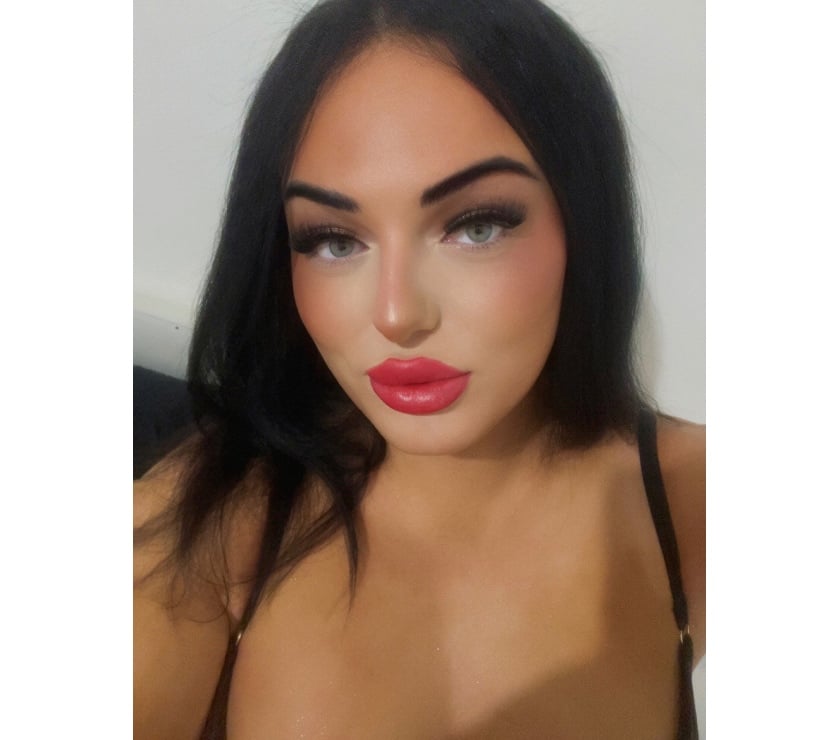 Trans Escorts Hertfordshire Broxbourne - Photos for 7inch Irish trans girl based in hoddesdon broxbourne
