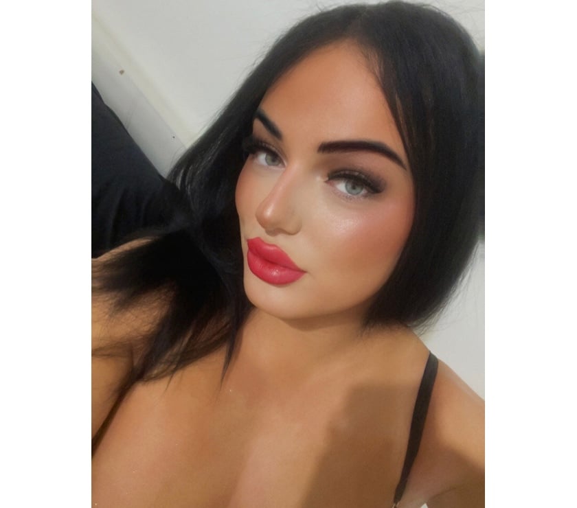 Trans Escorts Hertfordshire Broxbourne - Photos for 7inch Irish trans girl based in hoddesdon broxbourne