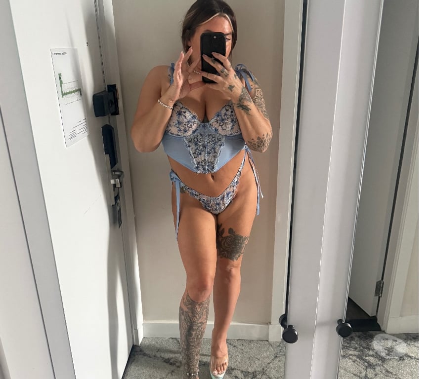 Escorts East London Canary Wharf - East London - Photos for Scottish Cute n Cheeky
