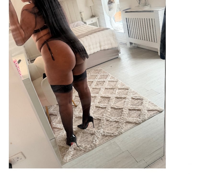 Escorts East London Royal Victoria - DLR Station - East London - Photos for Big Booty Ebony come here baby 🇯🇲🇬🇧