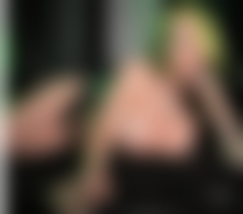 Escorts Greater Manchester Wigan - Photos for Hi karina new here call me 🧡🧡🧡