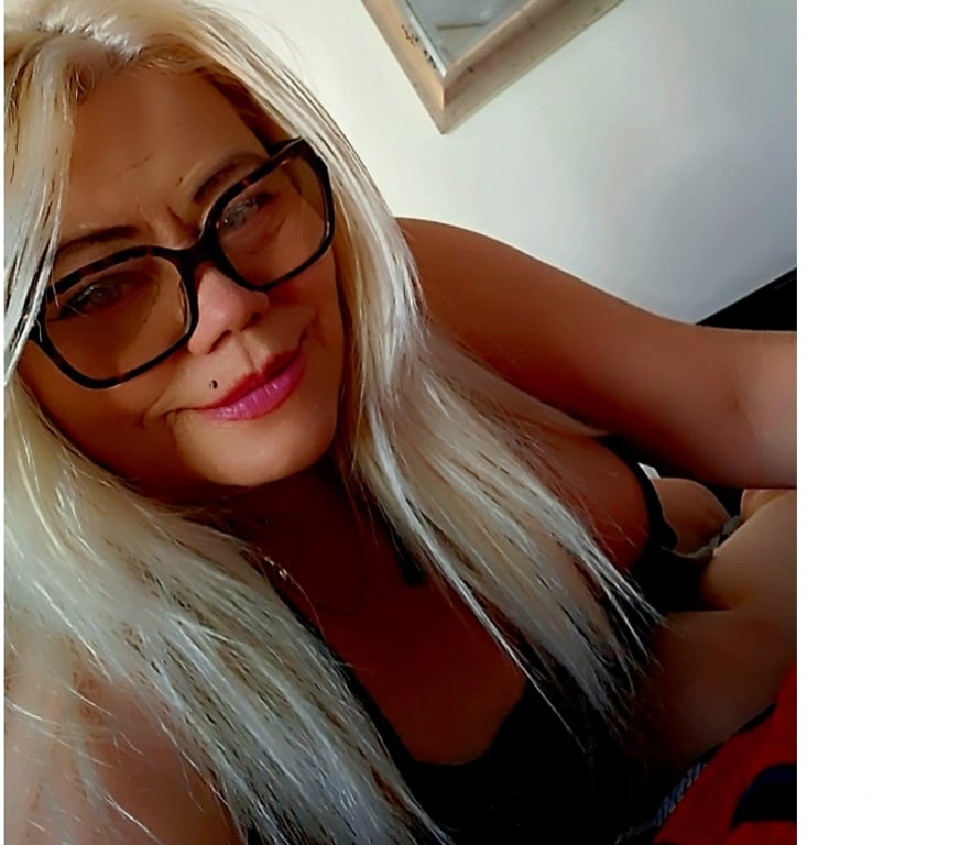 Escorts North London Ponders End - Enfield - Photos for Sexy Alexa party grils 💯 best bj ❤️❤️❤️