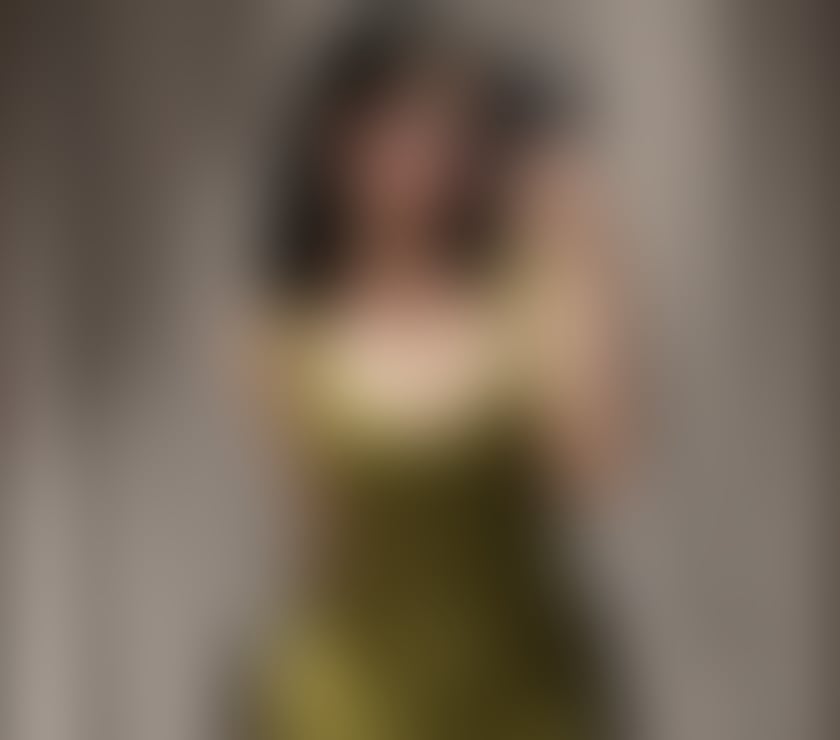 Escorts East London Redbridge - Photos for Warmhearted Indian Lady offering Companionship.