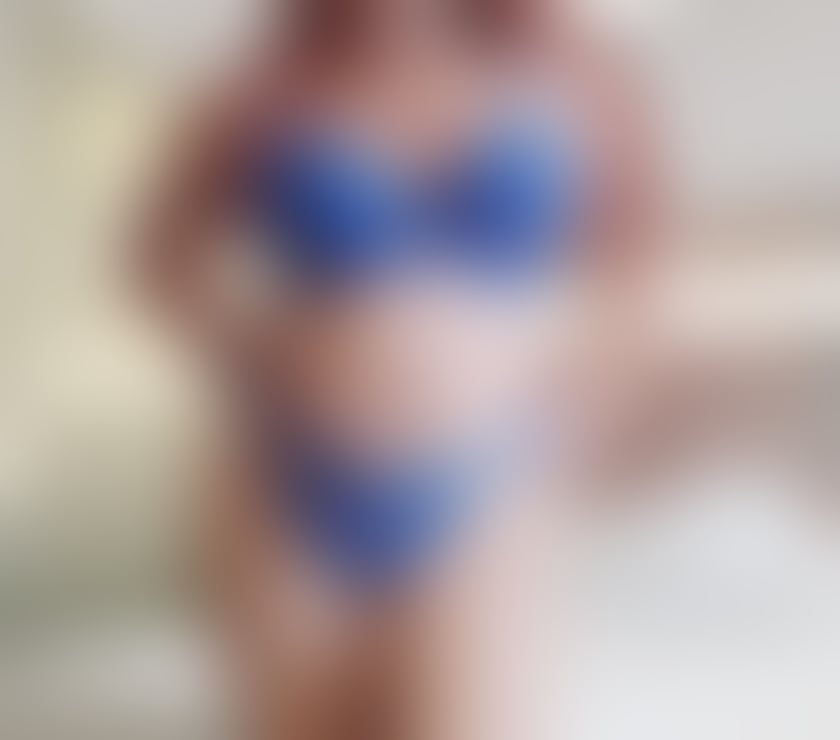 Escorts Buckinghamshire Milton Keynes - Photos for Happy Safe English Miss Helen Ripley