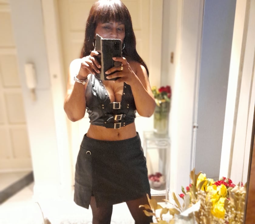 Escort Paisley Renfrewshire - Photos for HELEN EBONY IN PAISLEY