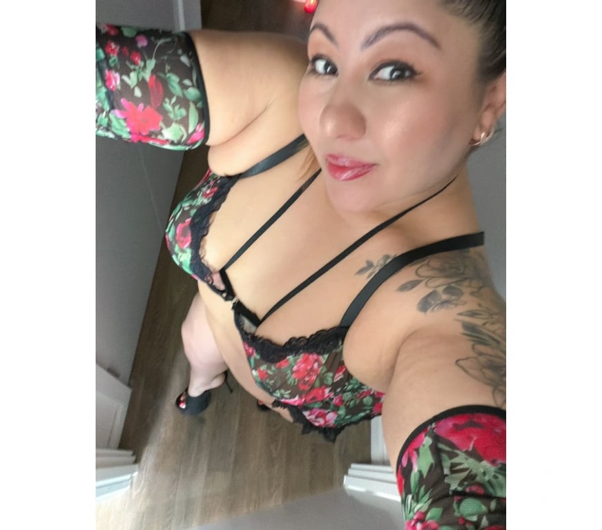 Escorts South West London Merton - Photos for ✨BIG BODY CURVY BBW✨CARAMEL BIG BOOTY✨