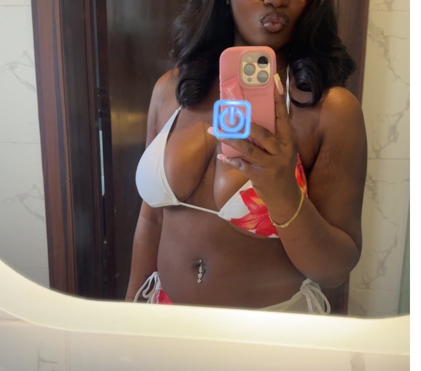 Escorts Hertfordshire Watford - Photos for Your Sexy Black Barbie - Available today In WATFORD !!