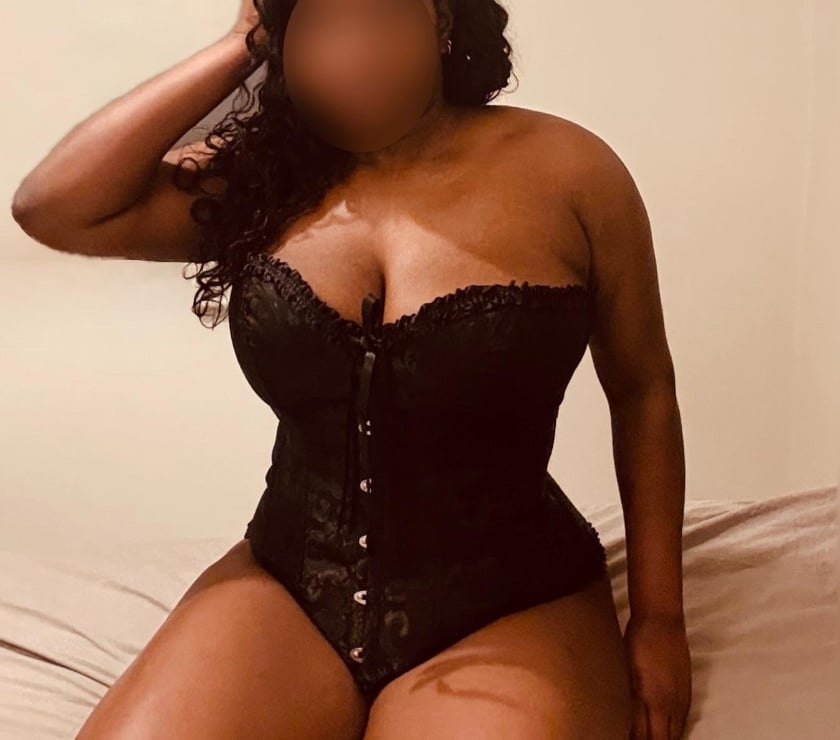 Escorts South East London Lewisham - Photos for Thick Ebony Temptation 🍫✨ Alluring Curves ❤️