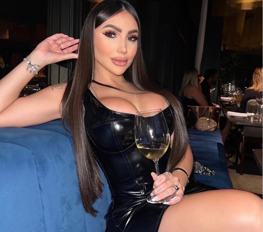 Escorts Enfield Highway Enfield - Photos for SEDUCTIVE BRUNETTE WITH AN IRRESISTIBLE CHARM 💋🔥