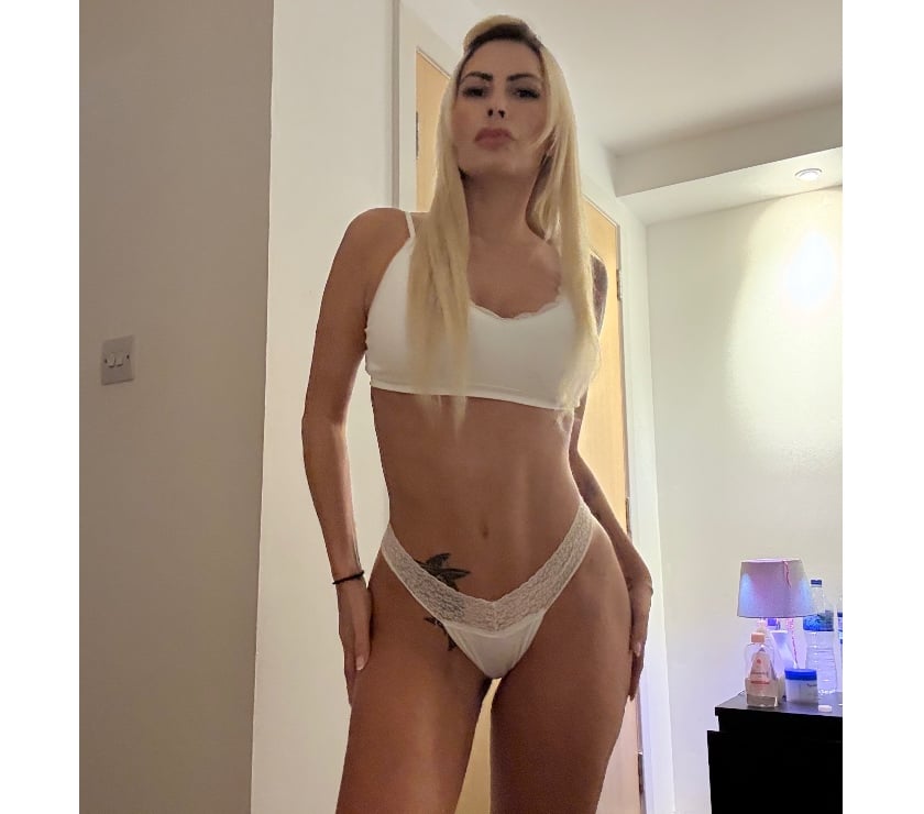 Escorts Warrington Warrington Town Centre - Warrington - Photos for Kamila First time city hot gril