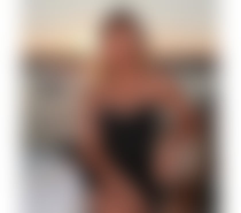 Transsexual Escorts High Street Kensington West London - Photos for Post op trans Chloe in High street Kensington