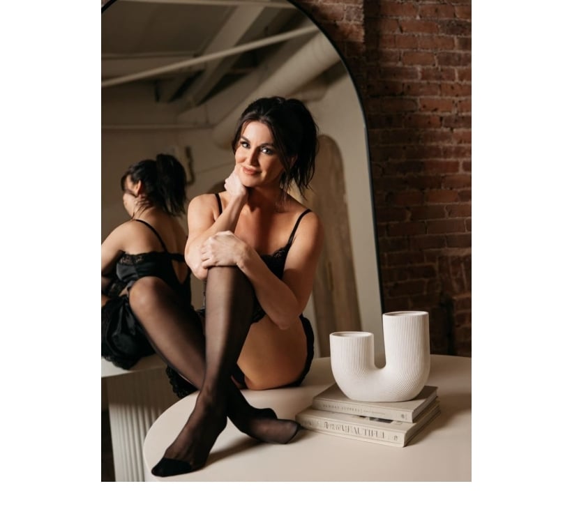 Escorts Hampshire Rushmoor - Photos for Sabrina, The most passionate kisses for your complete