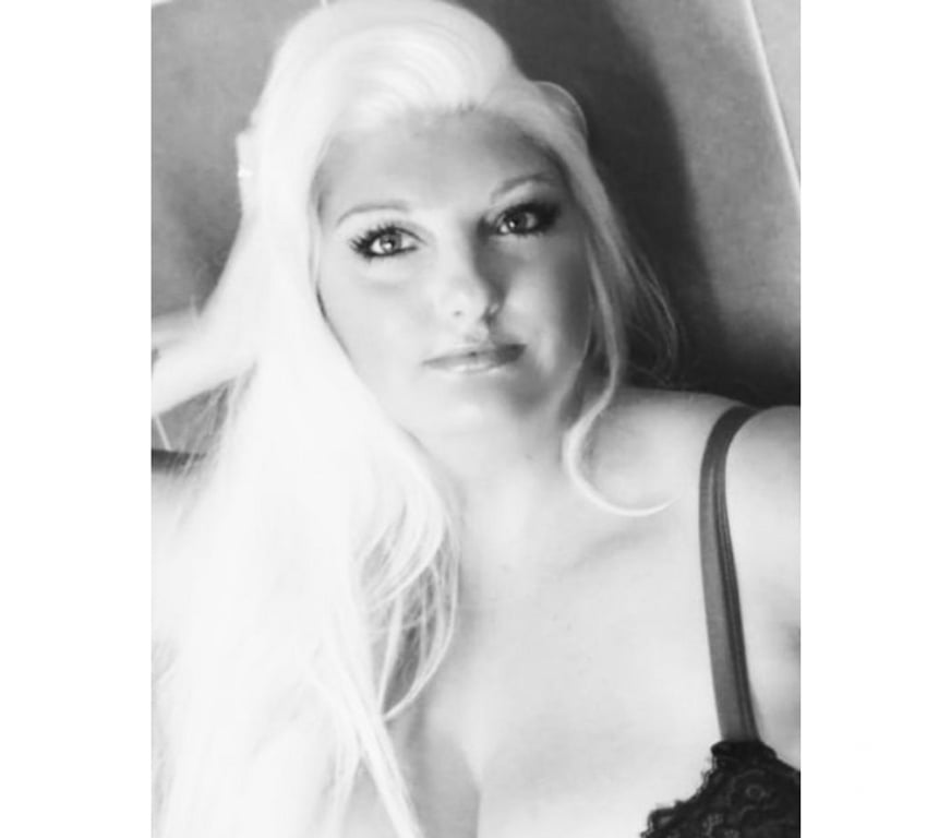 Escorts West Sussex Mid Sussex - Photos for BBW blonde daisy