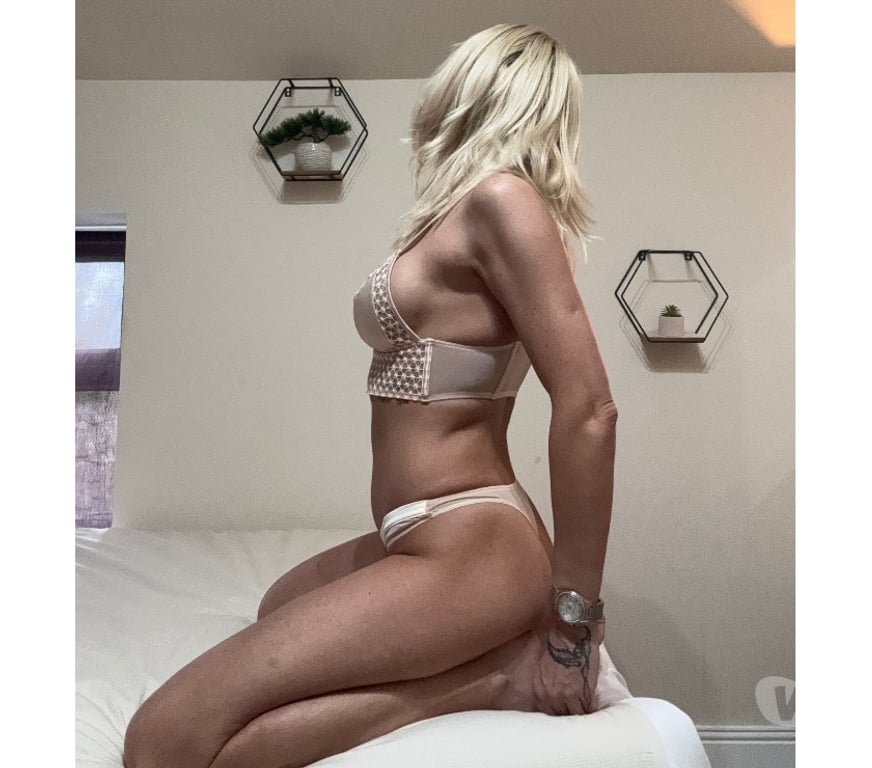 Escorts South East London Bromley - Photos for Just me Alice * Party girl * 100% genuine *