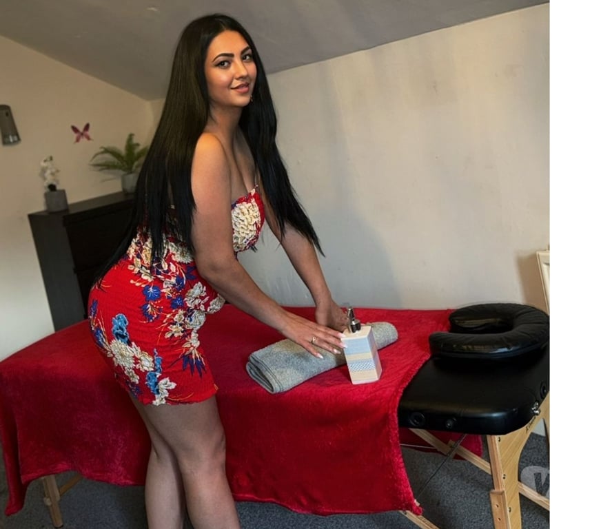 Escorts West Yorkshire Leeds - Photos for Outcall for you therapist full body massage Amy