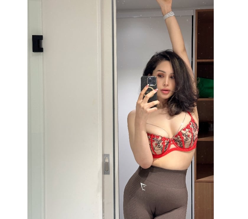 Escorts Crawley Down Mid Sussex - Photos for JOY Curvy Thai first time in Three Bridge VIEDO 100% ME