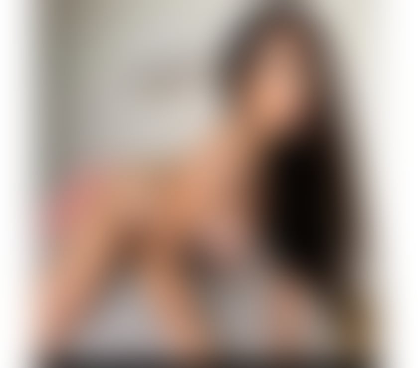 Escorts Hertfordshire Watford - Photos for SEDUCTIVE BRUNETTE WITH AN IRRESISTIBLE SMILE 😍