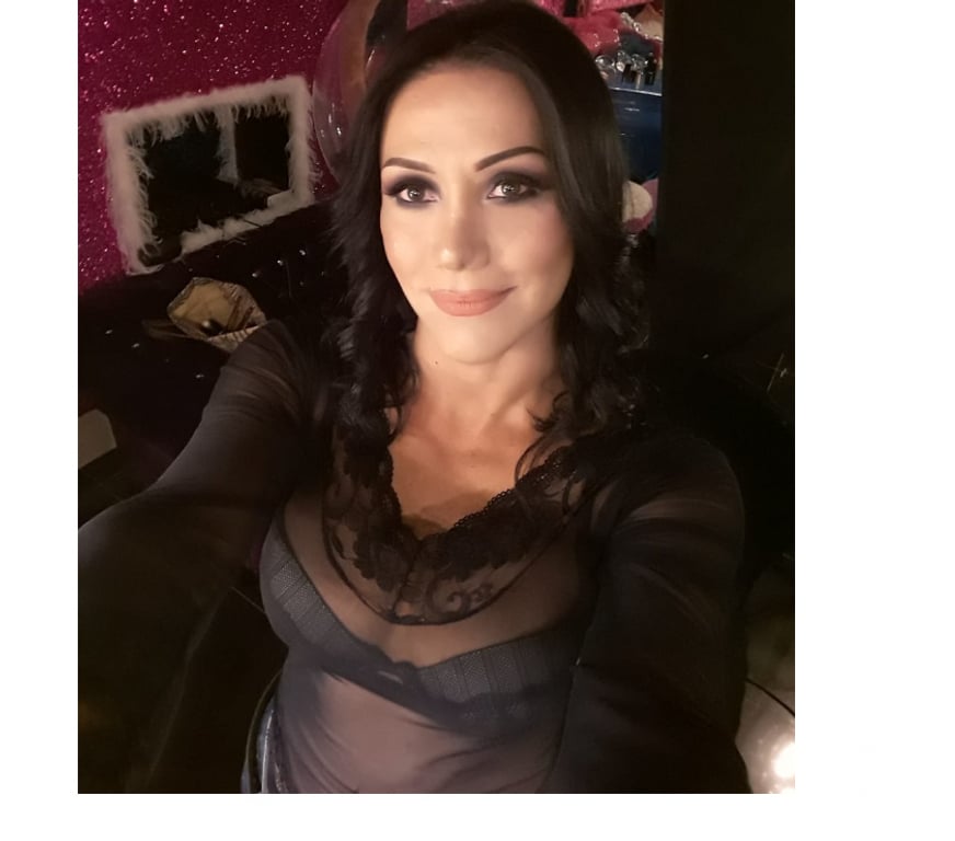 Trans Escorts Kent Canterbury - Photos for Feminine Juicy Smooth Model TRANS Girl With Hard TOY
