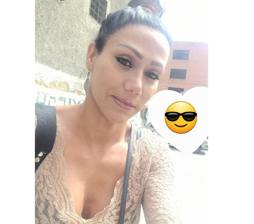 Trans Escorts Kent Canterbury - Photos for Feminine Juicy Smooth Model TRANS Girl With Hard TOY
