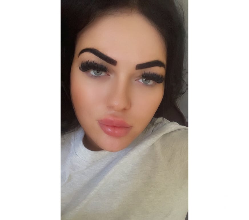 Trans Escorts Bedfordshire Central Bedfordshire - Photos for 7inch curvy Irish trans girl in Houghton Regis