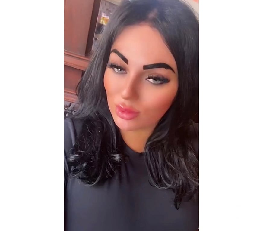 Trans Escorts Bedfordshire Central Bedfordshire - Photos for 7inch curvy Irish trans girl in Houghton Regis